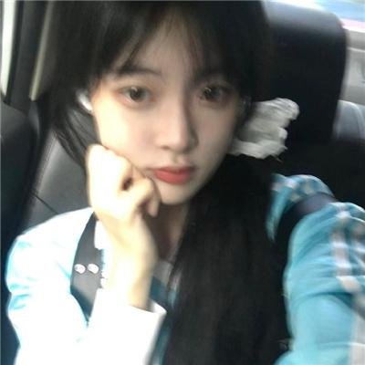 美丽的寡妇亲吻更好